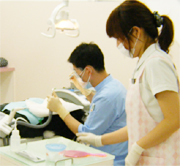 一般歯科は、虫歯治療、歯周病治療・義歯治療が主な治療になります。